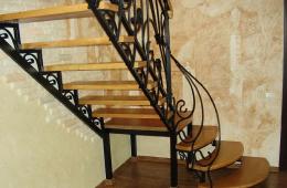 Надежная лестница в каркасном доме Как делать лестничный проем в каркасном доме